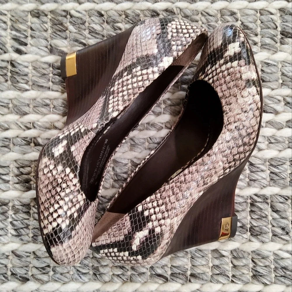 Tory Burch Astoria Snakeskin Wedge Shoes Size 6